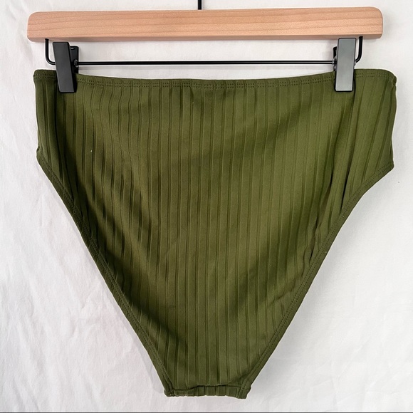 Green High-Waisted Two Piece Swimsuit in Women’s Size Large - Picture 6 of 7